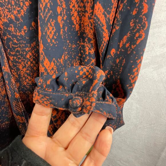 Cabi Blouse SMALL long sleeves faux criss cross relaxed fit tie V-neck work - Picture 9 of 16